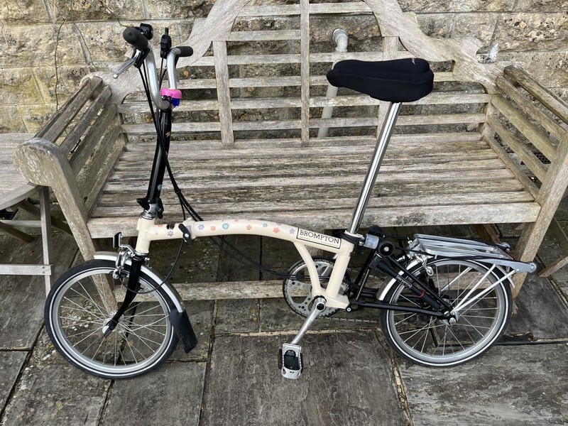 Brompton folding bike ivory 2007 very good condition with carry bag