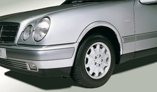Radlaufleisten Satz Hochglanz-Edelstahl f&uuml;r Mercedes SL W107 kurze Leisten