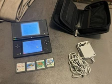 Nintendo DSi Handheld Game Console w/Charger, Stylus, Carrying Case and 4 Games!
