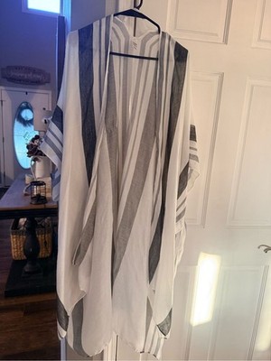 Striped Open-Front women s  shawl/scarf - White and Gray