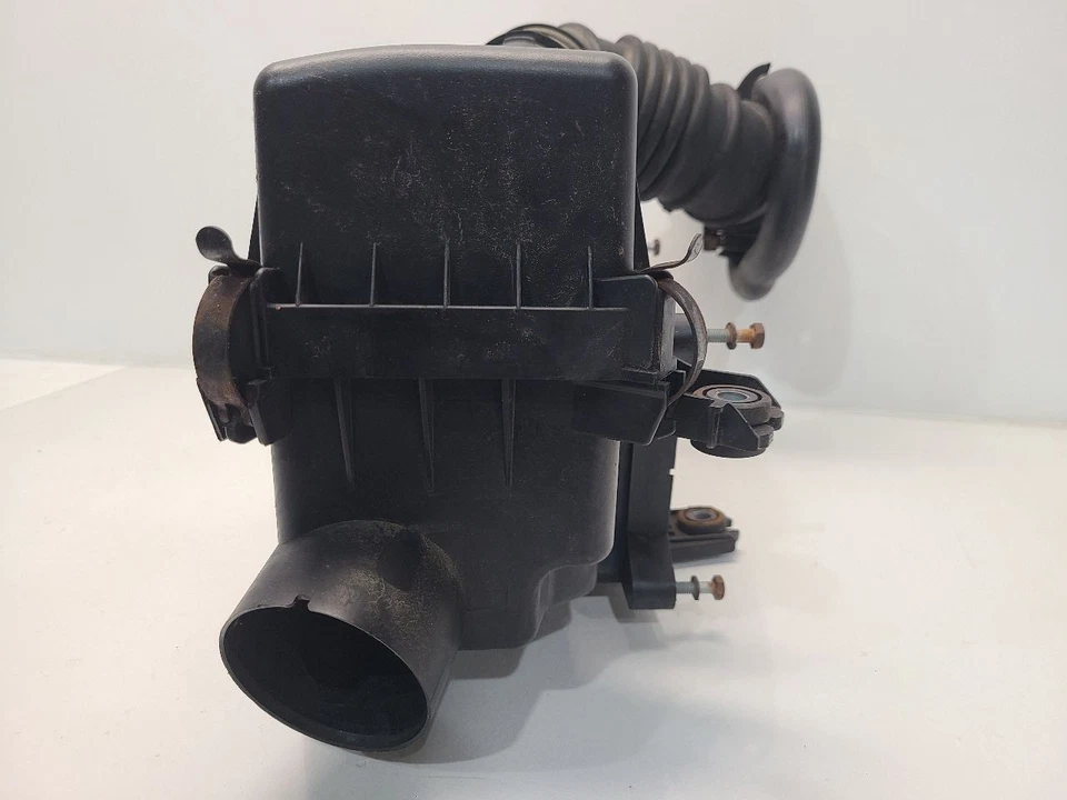 Kia Rio LX 2007-11 (1,6 L/AT) caja de filtro de aire solamente Foto 3 de 4