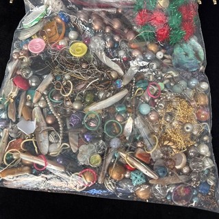 Beads Broken Costume Jewellery Parts for Craft Project Spare 950g Lot 502