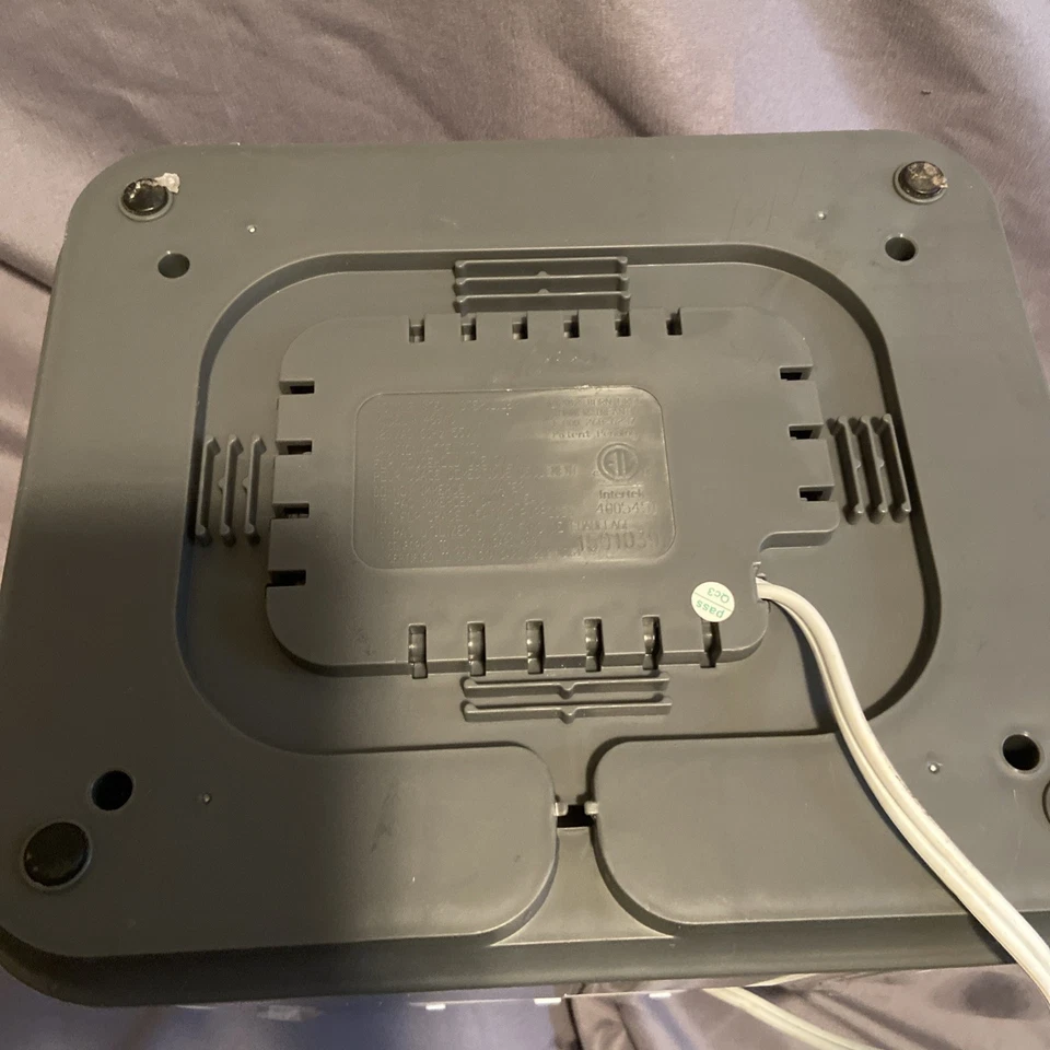 Esterilizador de biberón Born Free capacidad para 6 biberones ligeramente usado Foto 4 de 4