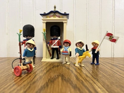 Vintage Playmobil 5581 Victorian British Guards & Children 1989