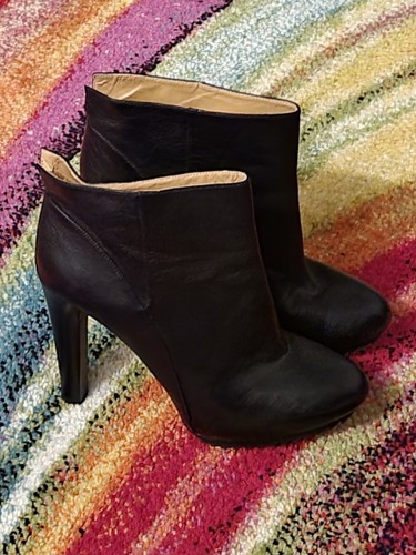 Black Leather women ankle boots size 10 