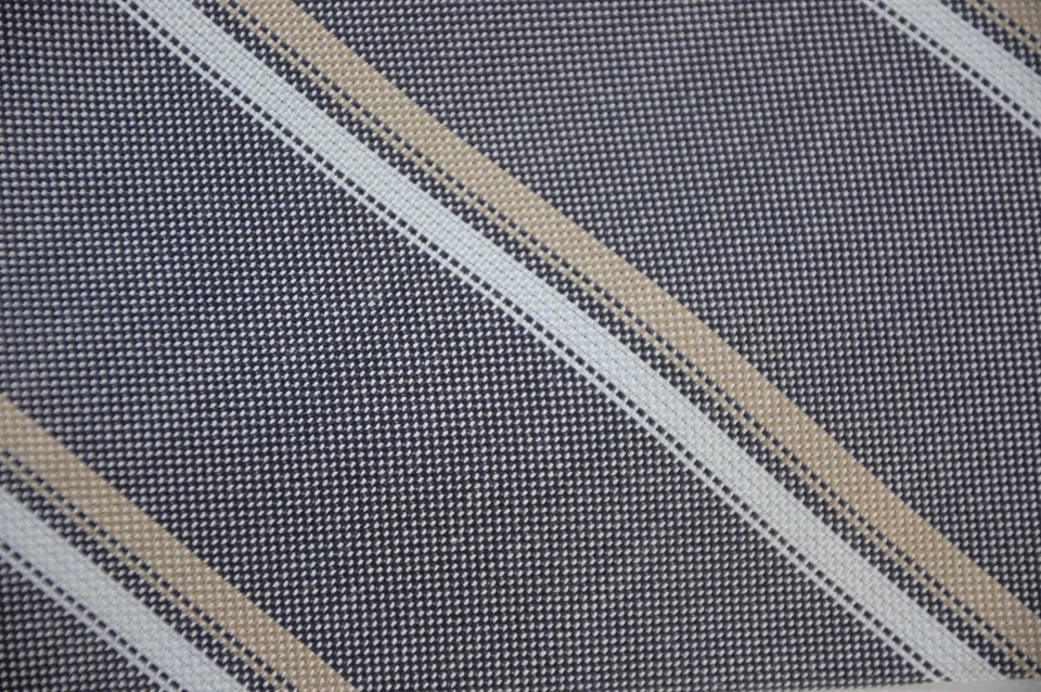 Corbata tejida Ermenegildo Zegna gris jaspeado regimiento rayas seda algodón Foto 2 de 4