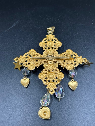 GRANDE SPILLA KIRK'S FOLLY CROCE MALTESE STELLE PENDENTI STRASS TONO ORO - Foto 2 di 5