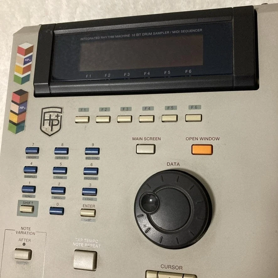 Akai MPC2000XL Sampling Pro Music Equipment  Drum Machine - Image 4 of 4