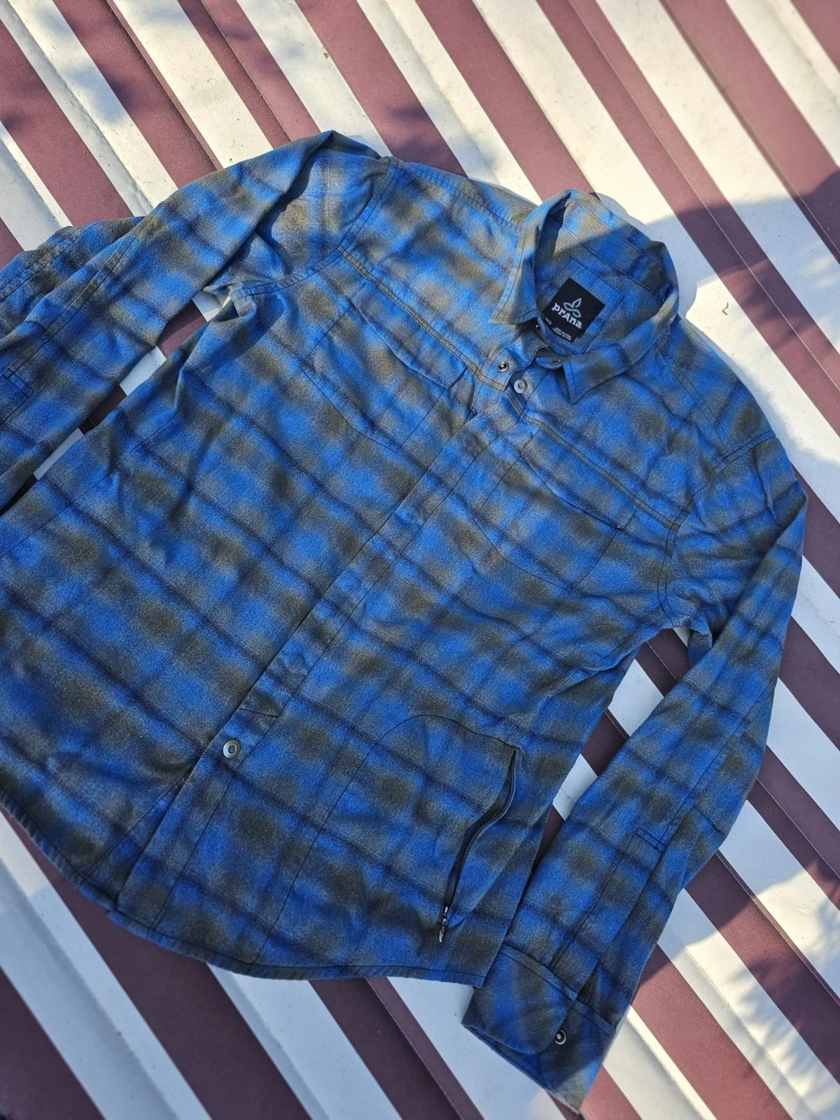 Prana Button Up Shirt Plaid Long Sleeve Outdoor Casual Flannel Medium Blue Gray