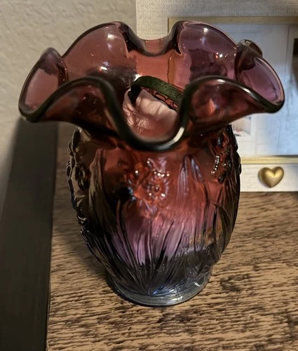 Fenton Vintage Mulberry Glass Ruffled Daffodil Vase Purple Pink