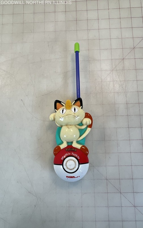 Vintage 1990s Tiger Electronics Pokemon Meowth Walkie-Talkie Toy