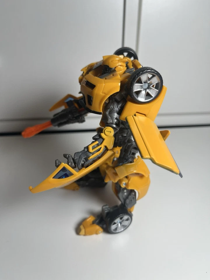 Transformers Revenge of The Fallen Bumblebee Deluxe Class, 2008 ROTF, Complete - Image 4 of 4