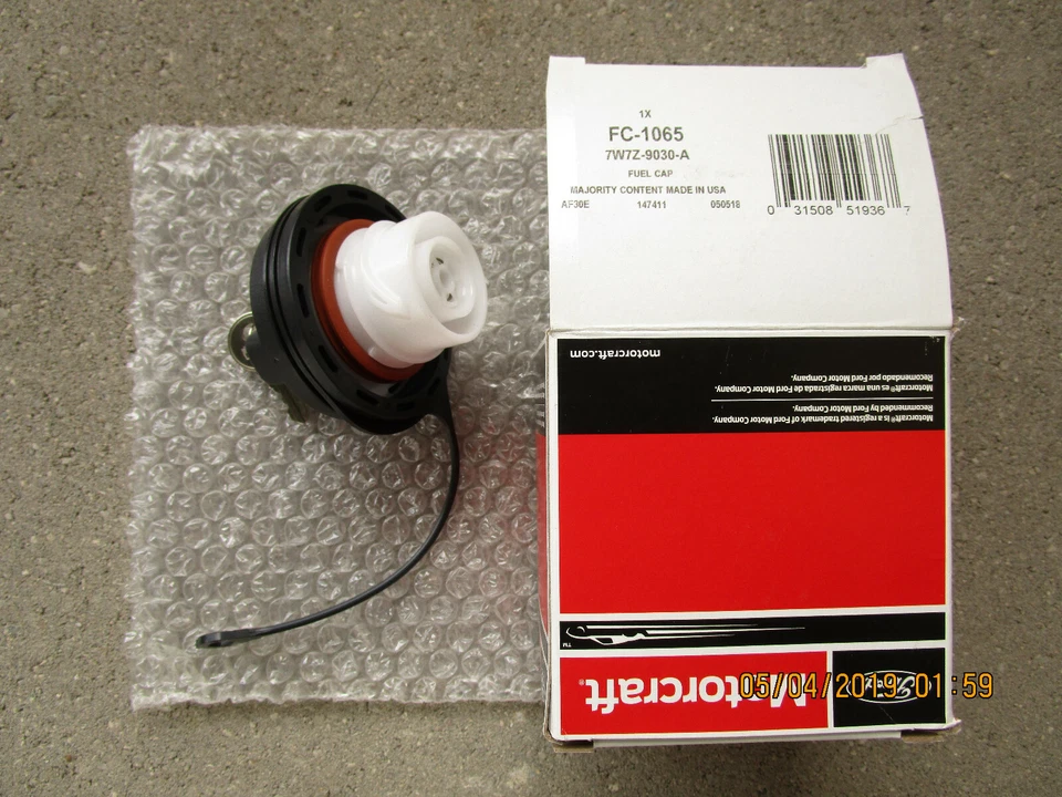 05-07 FORD CROWN VICTORIA TAPA DE LLENADO DEL TANQUE DE GASOLINA DE COMBUSTIBLE CON LLAVE DE BLOQUEO DE CORREA FABRICANTE DE EQUIPOS ORIGINALES NUEVO Foto 2 de 2