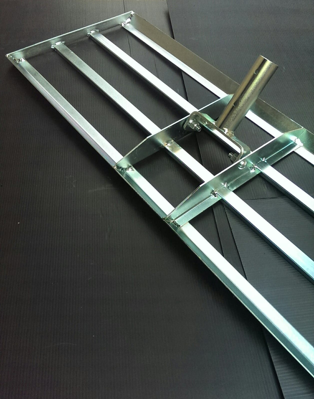 Levelawn 80cm Luxury Lawn Leveler - Design e Funzionalità per Giardino