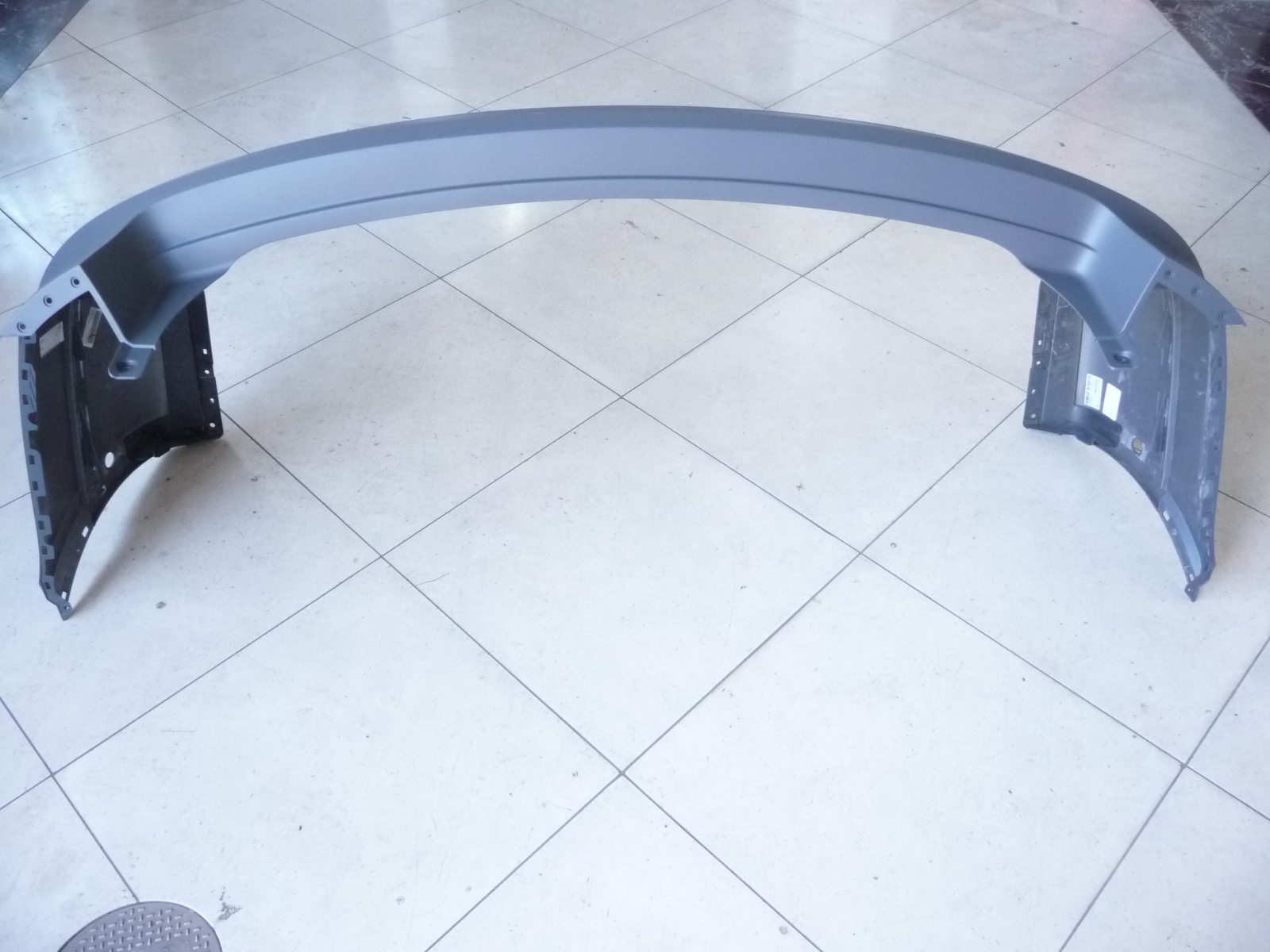 2017-2019 Bentley Bentayga BY636 rear Bumper Cover 36A807301AC OEM OE H9