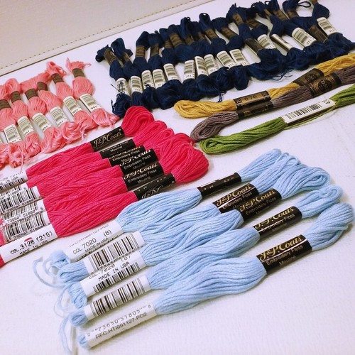 Bundle Lot of 40 Floss Skeins DMC J&P Coats Embroidery Stitchery Notions New NOS - Picture 7 of 8