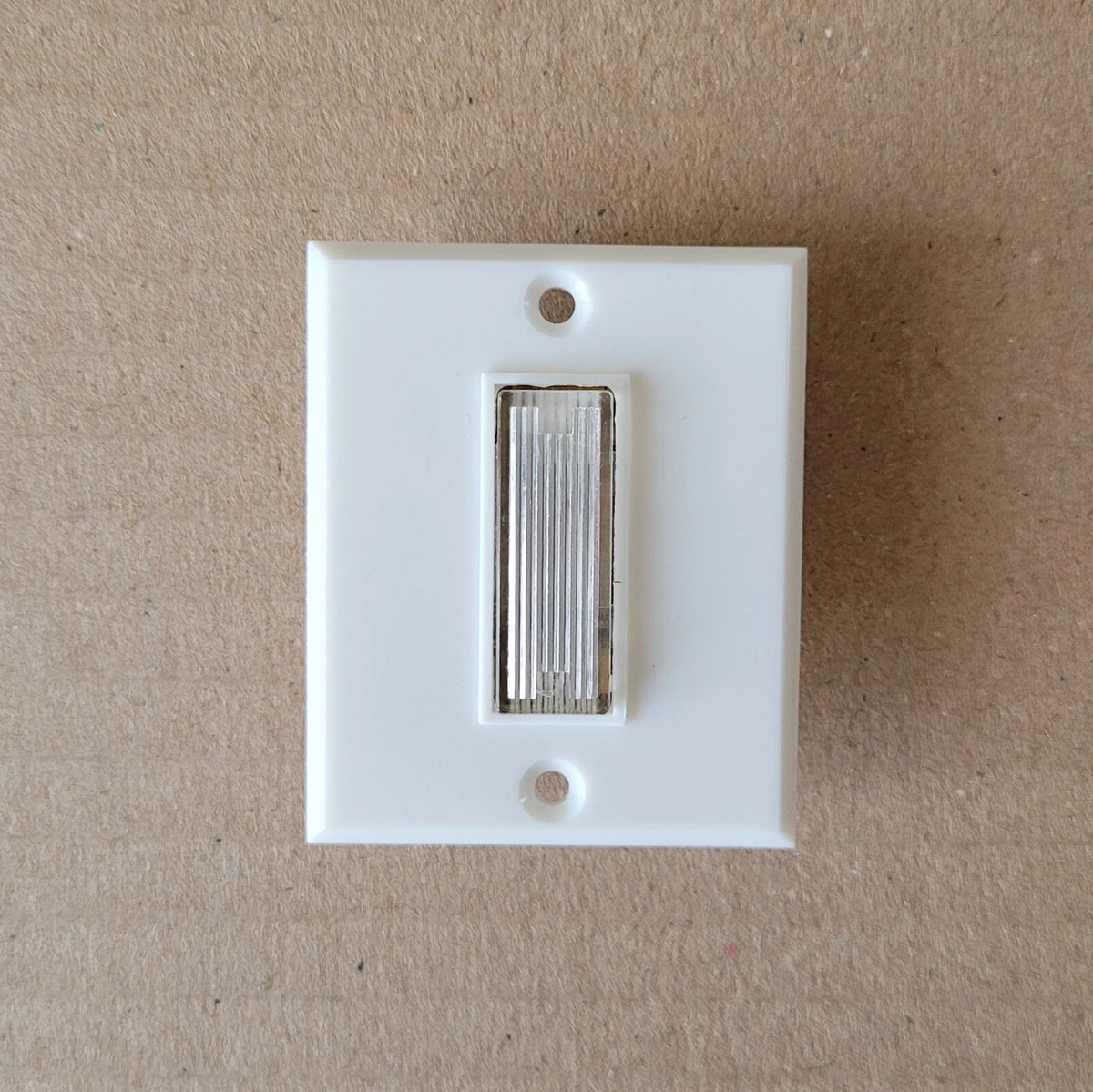 Legrand 068012 enjoliveur large blanc pour interrupteur ou va-et-vient intuition céliane
