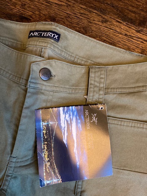 Pantaloni da donna verde cachi Arc'teryx Murrin taglia 8