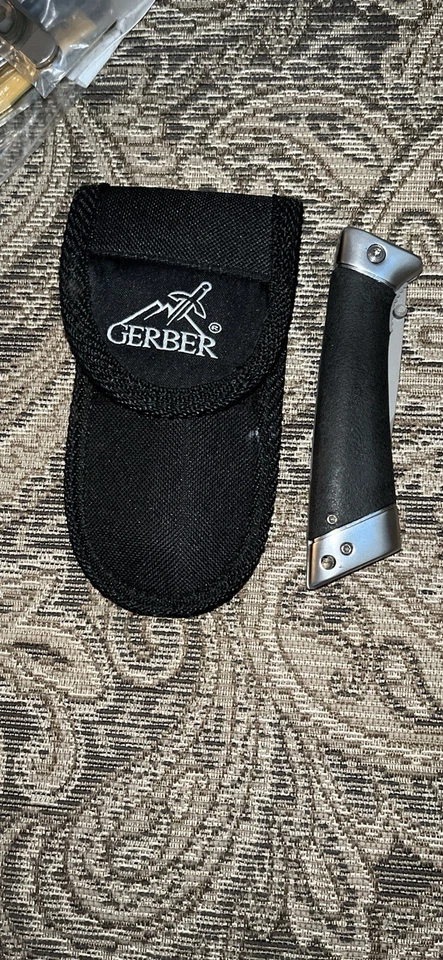 Cuchillo Plegable Gerber Cinco Pulgadas Cerradura Línea Mango Texturizado Como Nuevo Foto 3 de 4