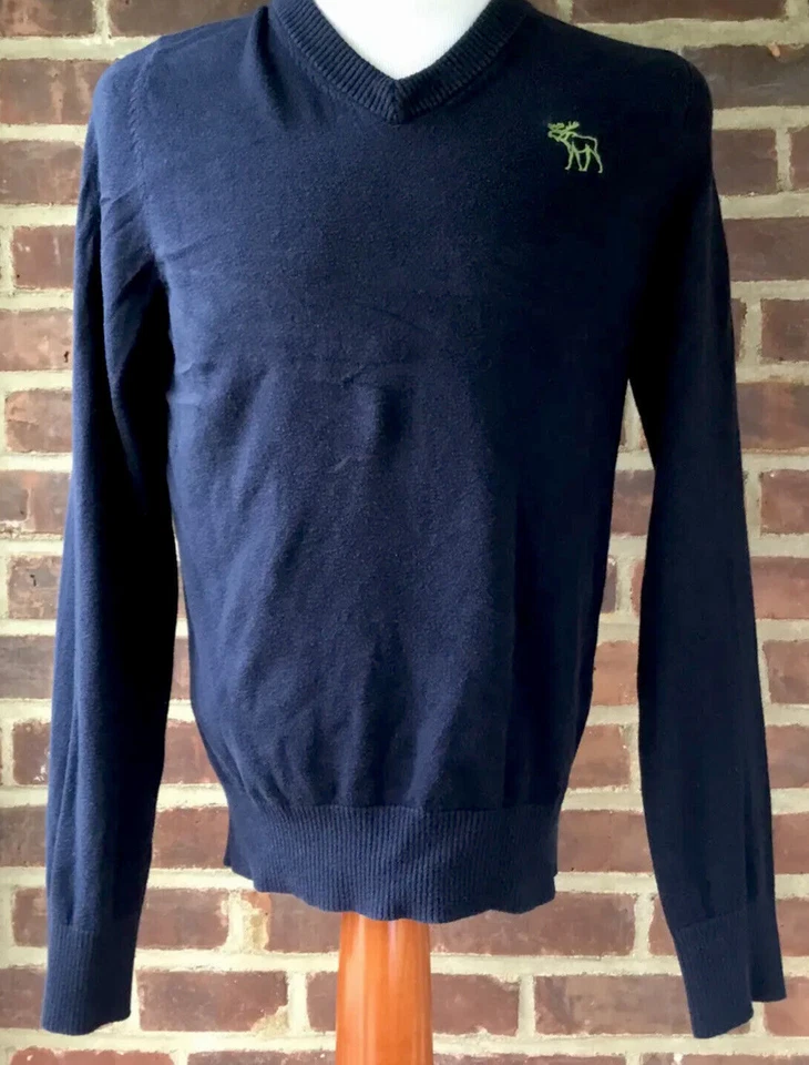 Ambercrombie & Fitch Muscle Fit V-Neck Blue Pullover Sweater Size Medium - Image 3 of 4