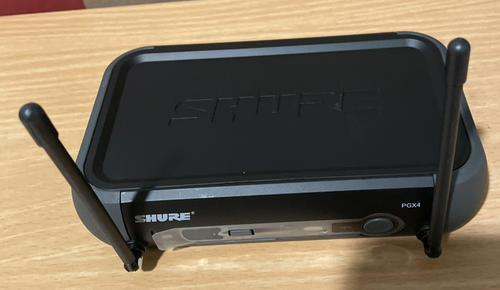 SHURE PGX4 DIGITAL WIRELESS RECEIVER - Picture 2 of 10