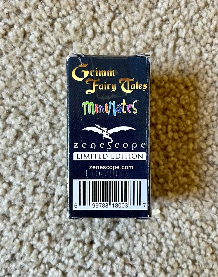 Zenescope Grimm Fairy Tales MiniMates Red Riding Hood 2" Mini Figure SDCC 2014 - Image 3 of 4