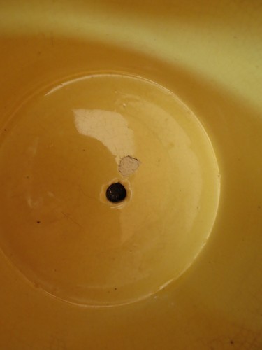 Vintage McCoy Pottery Dots and Leaves Planter & Tray Yellow - Picture 6 of 12