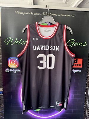 【レア物】NBA（NCAA）ユニフォーム S.CURRY（デビッドソン大）#30 Authentic Under Armour Stephen Curry #30 Davidson Wildcats