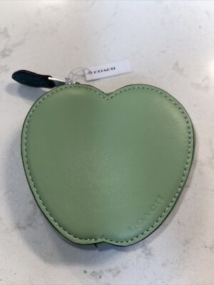 小物 Rare old coach Pistachio green coincase Coach Apple Coin Pouch in Leather Silver Pistachio Green CE718 NWT