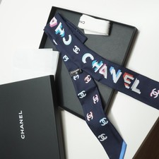 CHANEL Silk SCARF New Schal tuch aus Seide