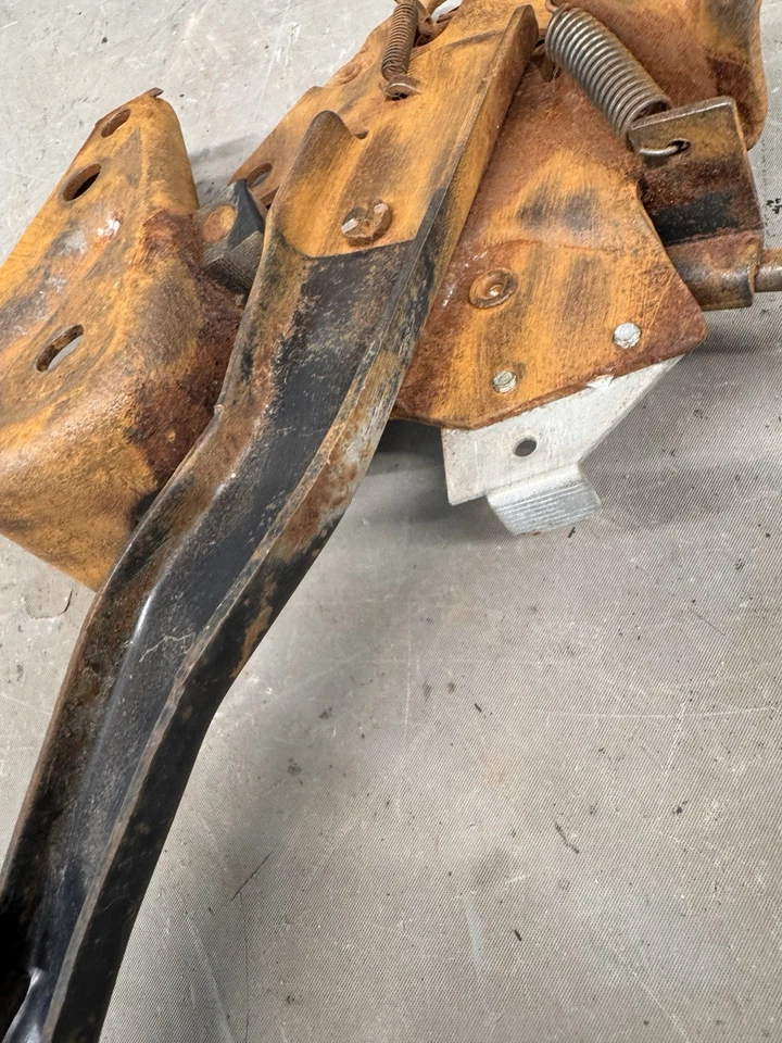 Pedal de freno de emergencia de estacionamiento Ford Galaxie 1963-1964 Mercury Marauder Park Lane Foto 3 de 4