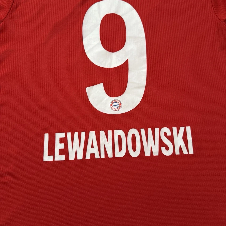 CAMISETA BAYERN ADIDAS 2020/2021 FOOTBALL HOME #9 LEWANDOWSKI TAMANHO “M” FR8353 - Imagem 3 de 4