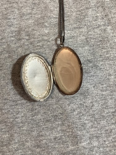 Alpacca Silver Photo Pendant Locket Flower Motif Monogram W/ Necklace - Picture 8 of 16