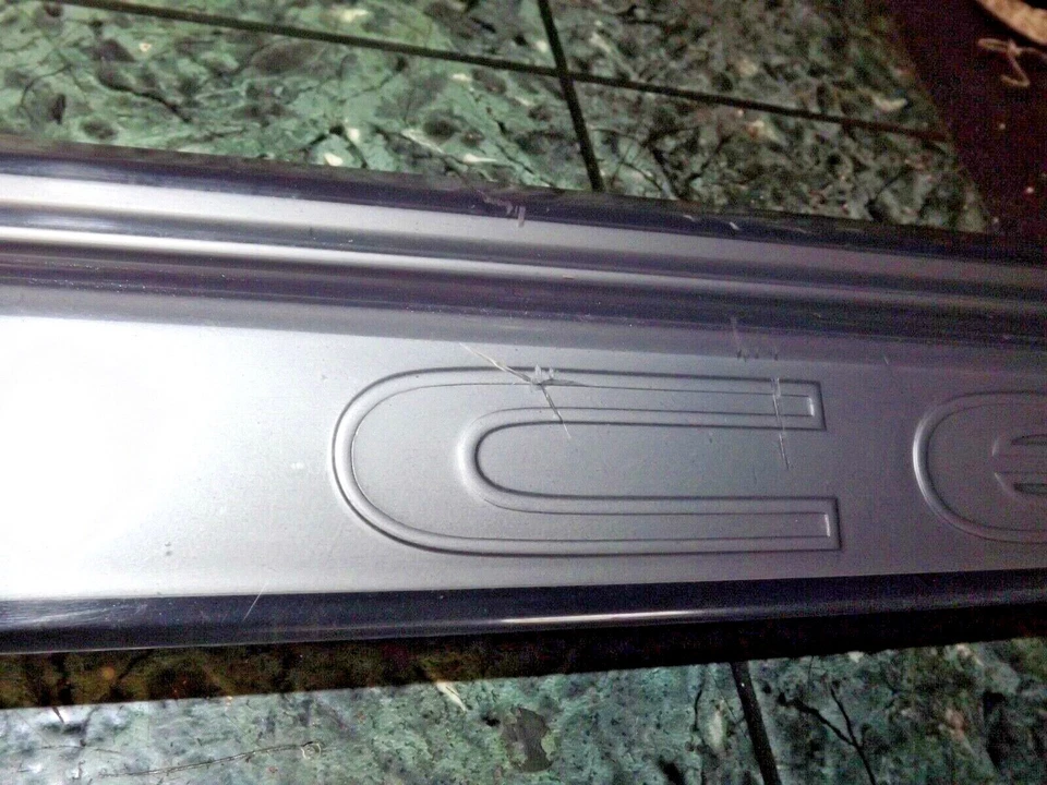 OEM 88-89 Toyota Celica GT T160 ST161 parrilla superior capó embellecedor central V2 GV Foto 4 de 4