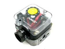 NEW DUNGS 217-094A GAS PRESSURE SWITCH 1/2"  217094A