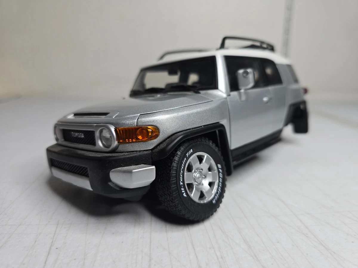 Toyota FJ Cruiser Contemporary Manufacture Diecast Cars, Trucks