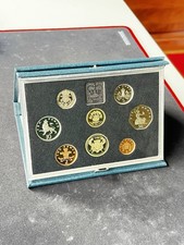 Royal Mint 1986 Proof Coin Year Set Great Britain, Blue Case & COA