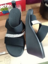 Skechers Luxe Foam Cali Black Wedge Sandals Size 6 silver strap New