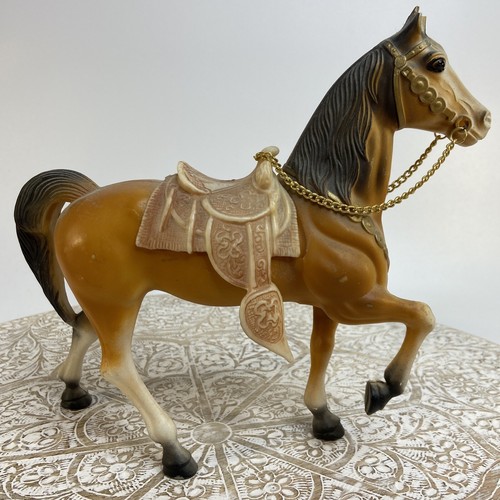Vintage DIAMOND P #668 Hard Plastic Toy Horse Model Saddle Chain Rein HONG KONG - Imagen 6 de 12