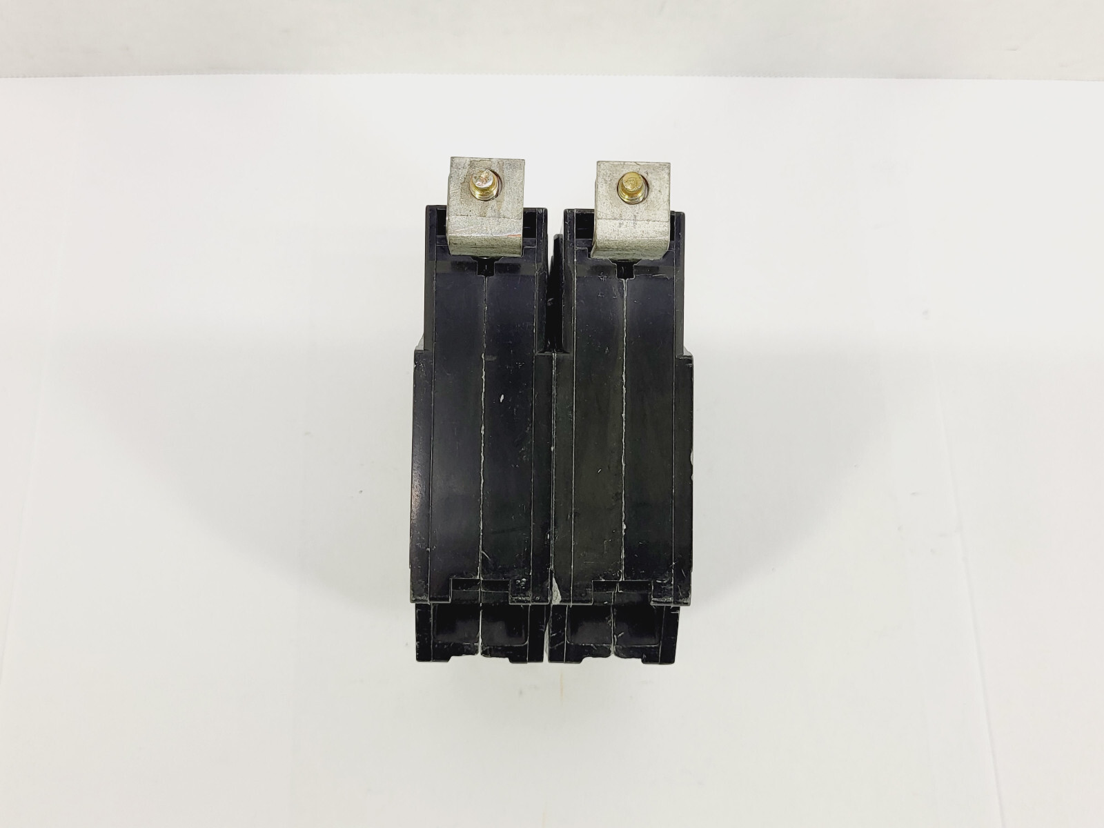 GE Type THQB RT-693 Molded Case Bolt-On Circuit Breaker (30A, 120/240V ...