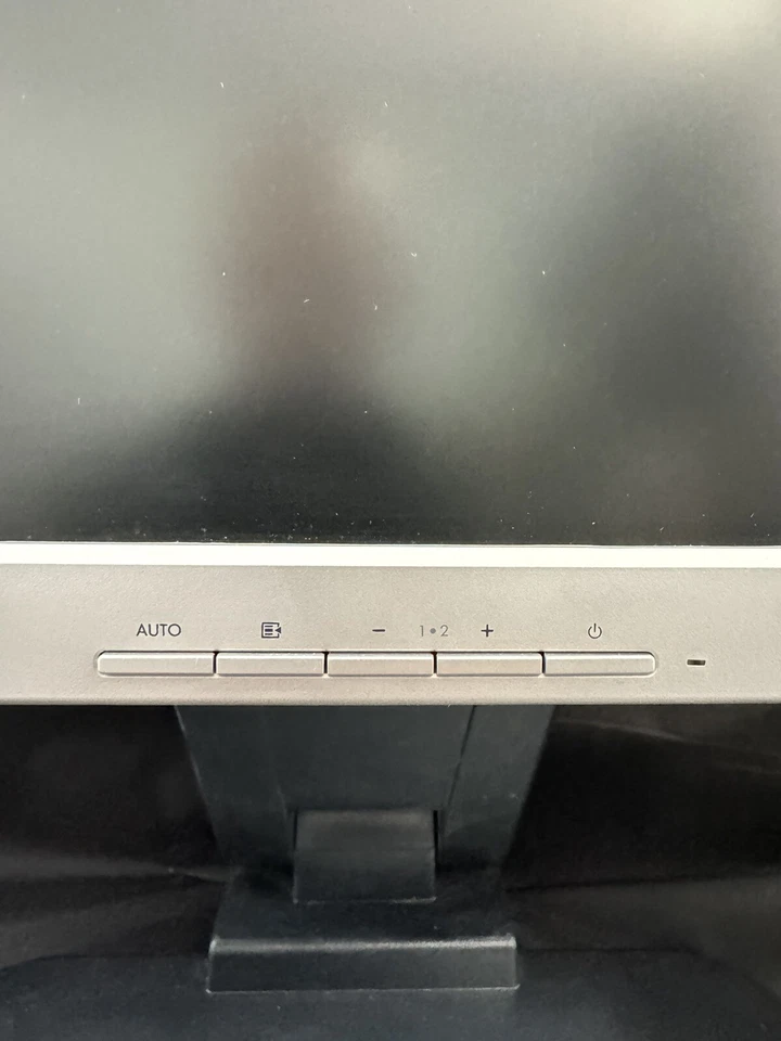 Vintage HP 1740 Monitor 17" Includes Stand And Power Cable Tested Good Condition - Image 4 of 4