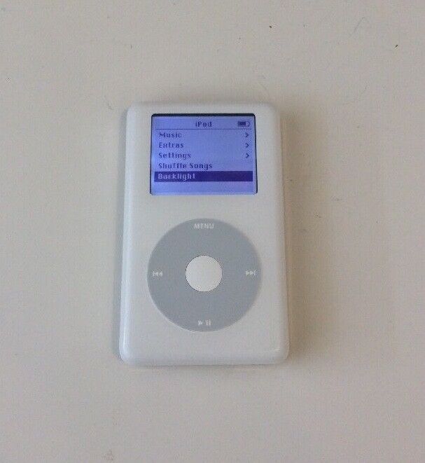 Apple iPod Classic 4th Generation White (20 GB) A1059 M9282LL - Good