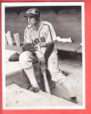 1940 CHICAGO WHITE SOX  6.7 X 8.5  GLOSSY  TYPE 1  JACKIE HAYES