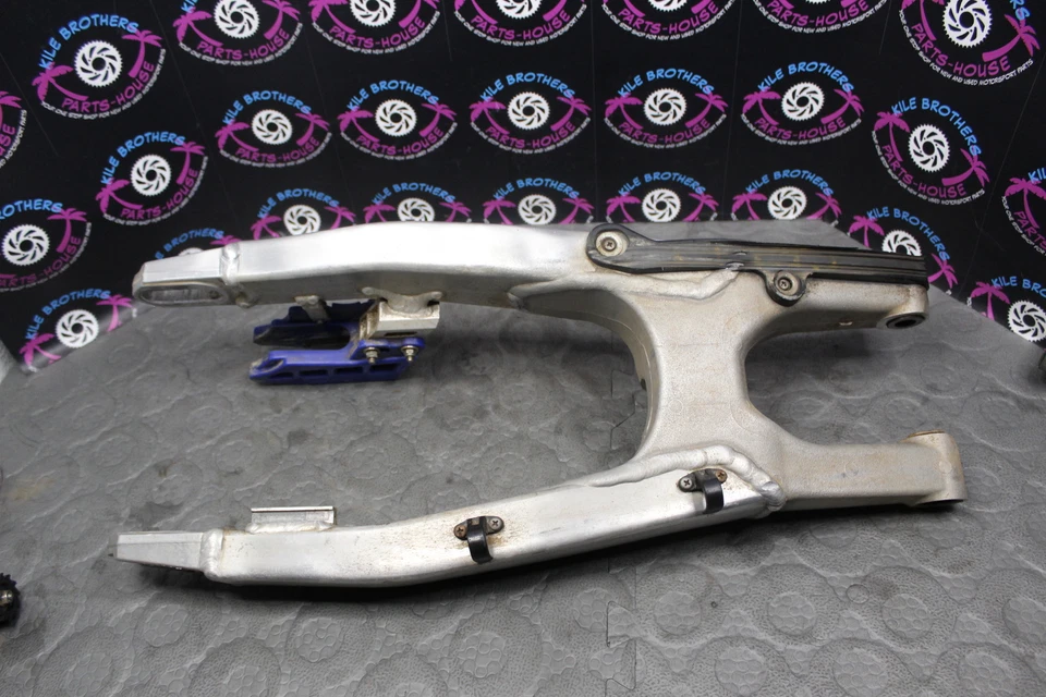 2018 kawasaki kx450f OEM SWINGARM SWING ARM SUSPENSION 33001-0728 - Image 3 of 4