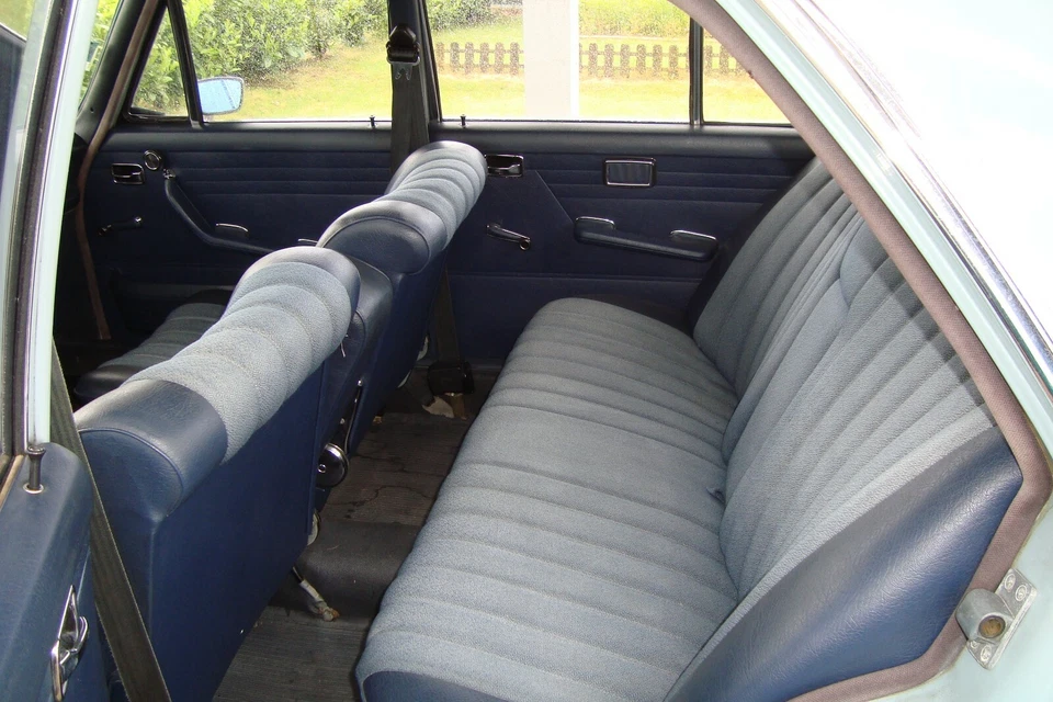  Oldtimer 1969 Mercedes 220D - Bild 4 von 4