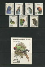 F791  Malagasy  1993   birds parrots  set & sheet    MNH