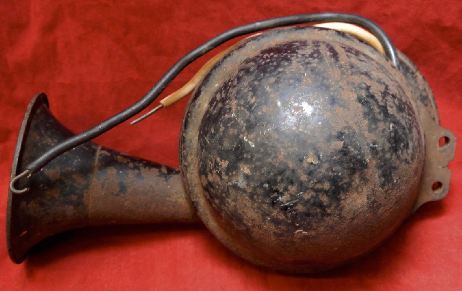 Vintage MODEL T FORD HORN w/Photo of Actual Ford it was in in 1934