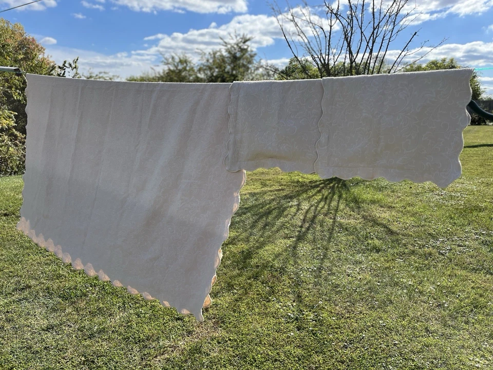 Fieldcrest Cannon Cream Matelasse Bedspread Qn 84”x96” Matching 2 Shams Portugal - Image 3 of 4