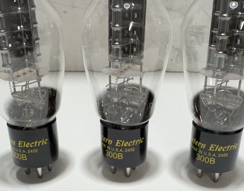3 Stück B-Ware Neu Western Electric 300B Vakuumröhren datiert 2452 geprüft Exc