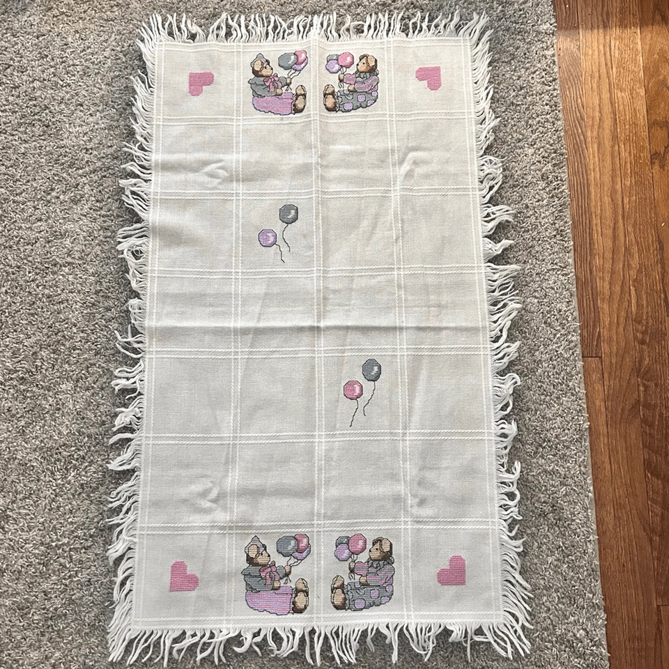 Manta de bebé punto de cruz hecha a mano osos de peluche y globos 43”x25” NUEVA Foto 2 de 4